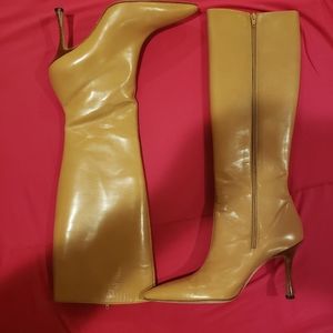 *Never Worn* Manolo Tall Leather Boot